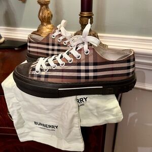 GUC Women's Burberry Jack Plaid Check Sneakers Tennis Shoes Size 39 or 9